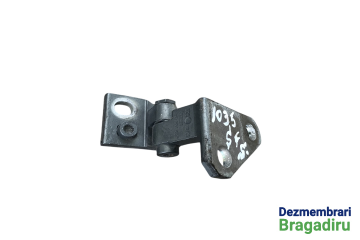 Balama superioara usa stanga Cod: 1K0831401H 1K0831401H Volkswagen VW Golf 5 [2003 - 2009] Hatchback 3-usi 1.9 TDI 6DSG (105 hp) Cod motor: BKC, Cod cutie: HLH, Cod culoare: LA6Q