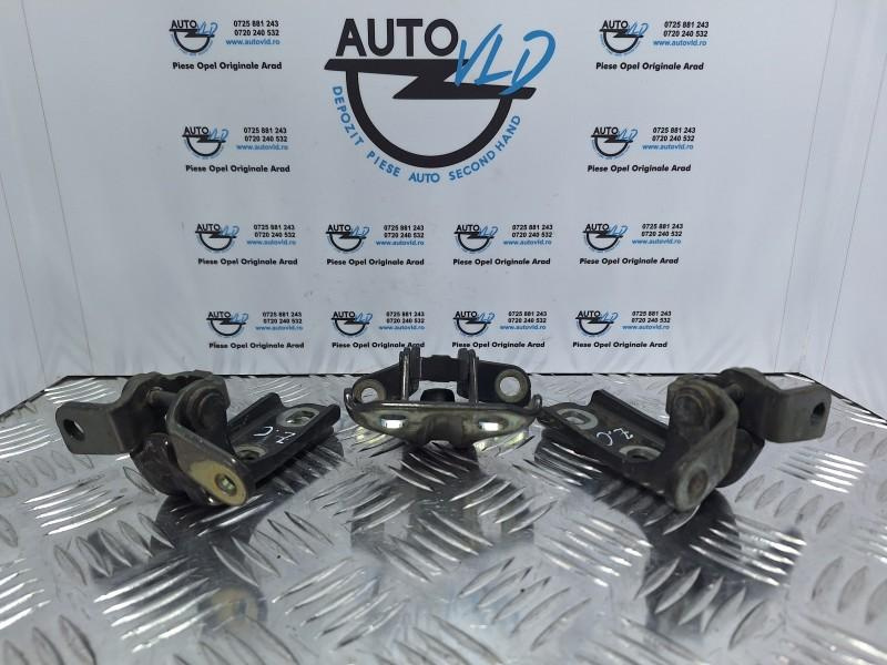 Balama usa fata Opel Zafira C 2011-2016