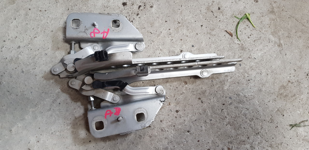 Balamale capota motor Audi A8 4E 2005 2006 2007 2008