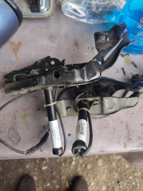 Balamale capse pirotehnice capota Gla220 cdi x156