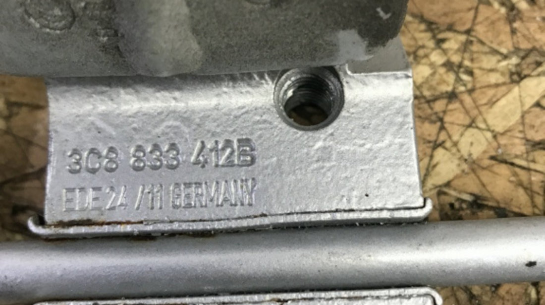 Balamale usa dreapta spate VW Passat B7 2.0TDI B7 Automat DSG combi 2012 (3C8833412B)