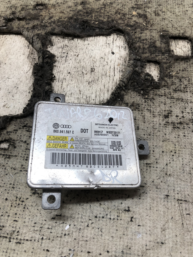 Balast xenon dreapta Volkswagen Touareg 2012, 8K0941597C