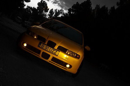 Banana gone bad: Seat Leon by Cristi