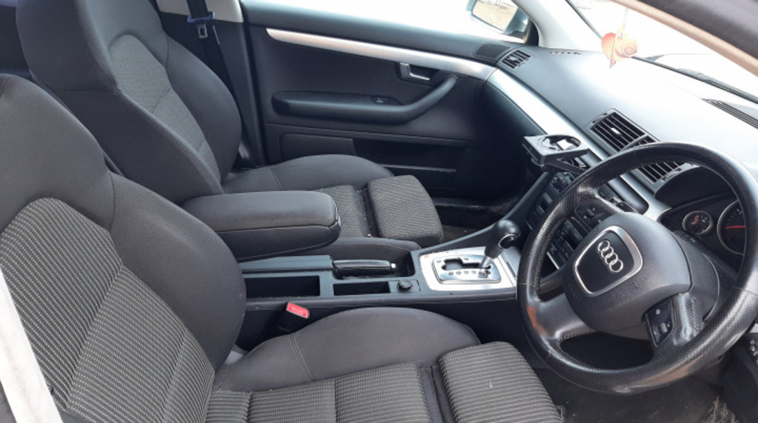 Bancheta La acest pret se vinde bancheta plus scaunele fata. Interior Recaro sport Audi A4 B7 [2004 - 2008] Avant wagon 5-usi 2.0 TDI multitronic (140 hp)