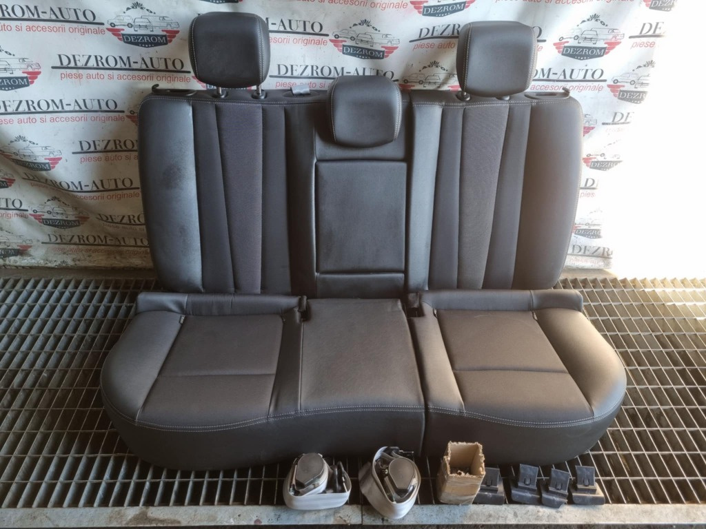 Bancheta spate cu centuri Renault Megane III Grandtour