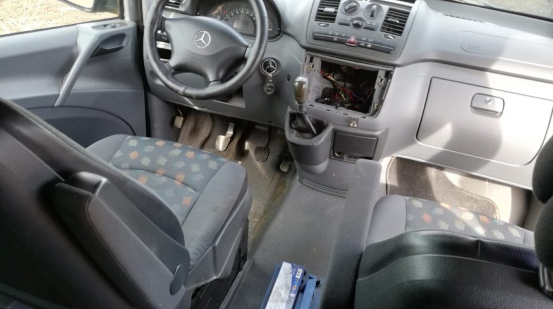 Bancheta spate interior complet 5 scaune Mercedes Vito 111cdi w639 motor 2.2cdi 646 dezmembrez dezmembrari