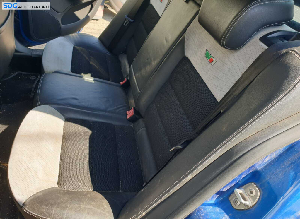 Bancheta Spate Sezut cu Spatar Piele Perforata Fara Incalzire Skoda Octavia 2 VRS 2004 - 2013 [C6456]