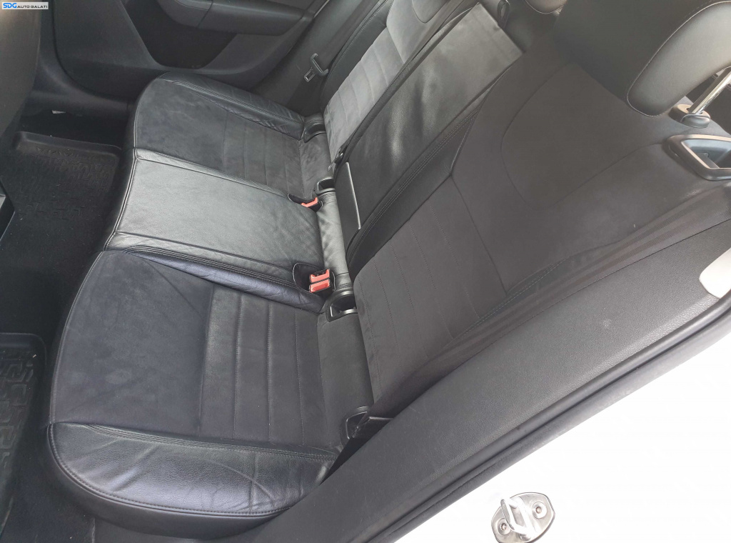 Bancheta Spate Sezut cu Spatar Semi Piele Alcantara Skoda Octavia 3 Break Combi 2013 - 2020 [K5848] [K5851]