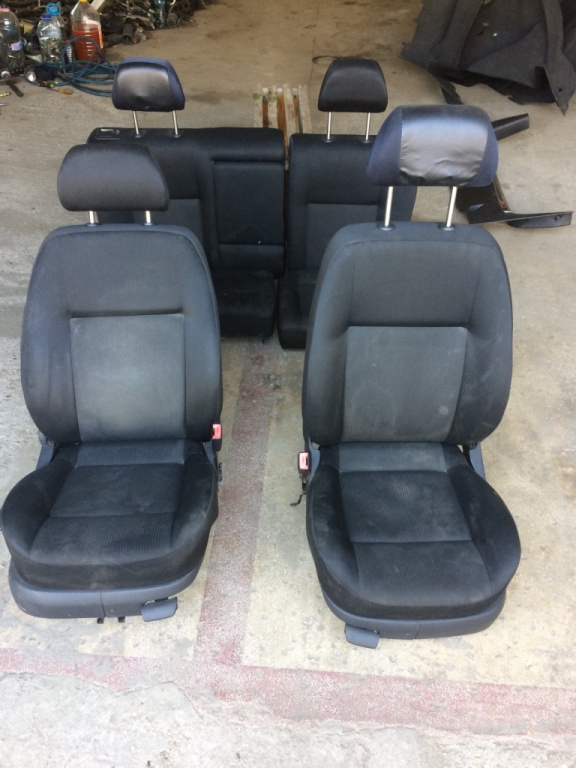 Bancheta spate Volkswagen Bora [1998 - 2005] Sedan 1.6 16V MT (105 hp) (1J2)