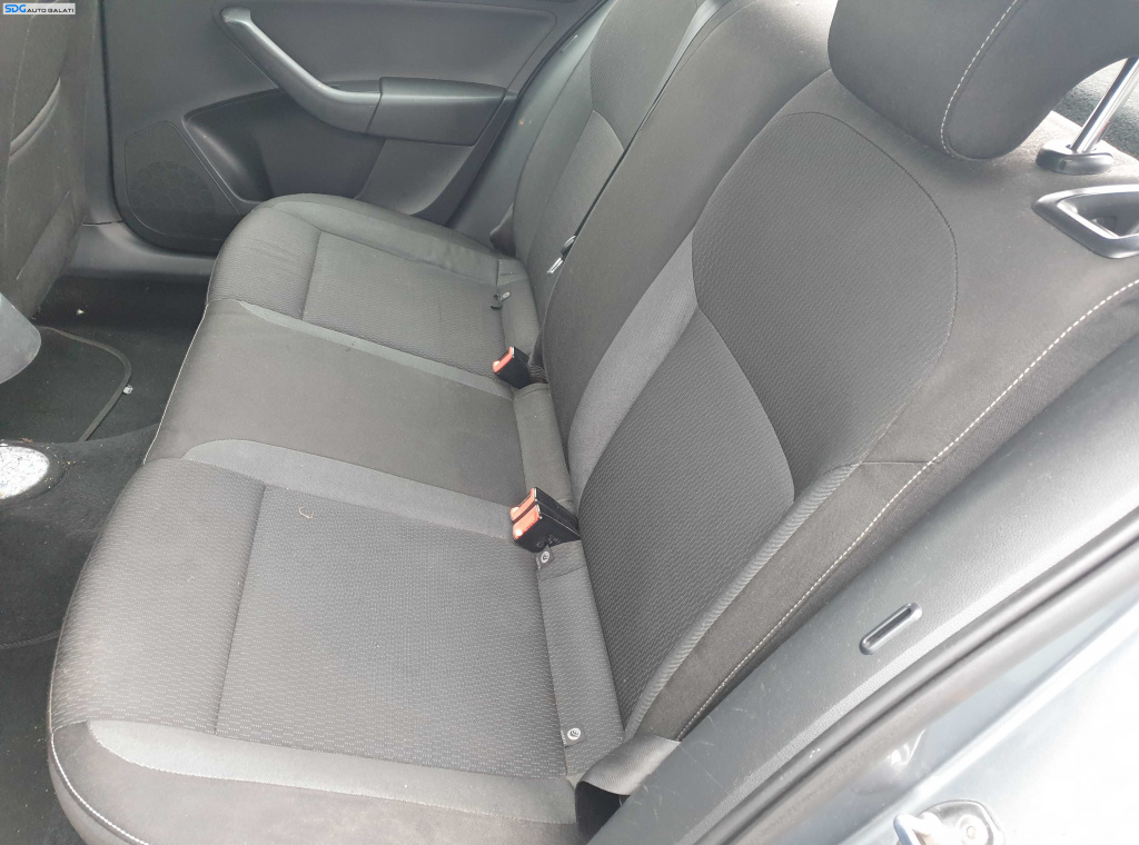 Bancheta Textil cu Spatar Rabatabil Skoda Rapid Berlina Sedan 2012 - 2017 [K3789]