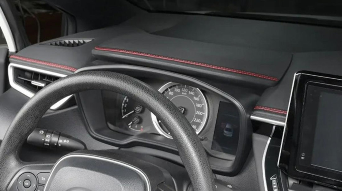 Banda decorativa pentru interiorul vehiculului, lungime 2m, din piele ecologica, culoare Neagra + cusatura Rosie AVX-DA105