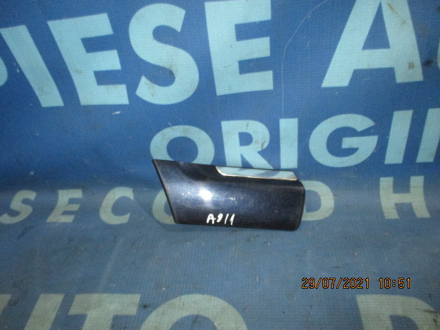 Bandou aripa Audi A8; 4D0853971D