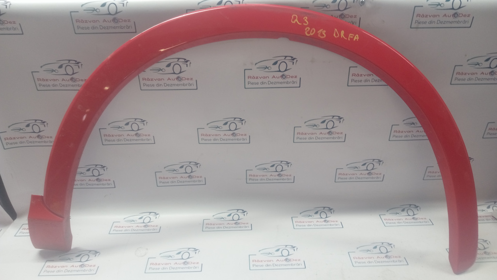 Bandou aripa dreapta fata Audi Q3 2013