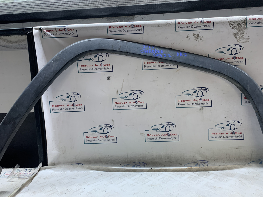 Bandou aripa dreapta fata Jeep Cherokee - Motorina 2016, -
