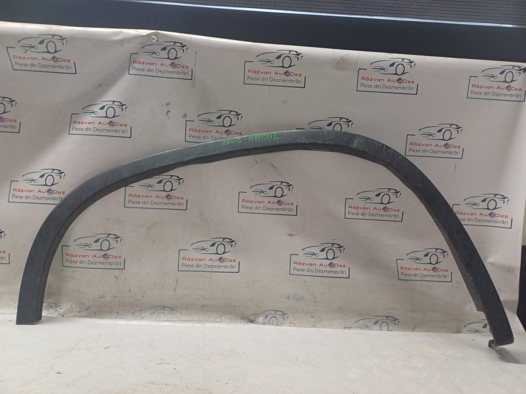 Bandou aripa dreapta spate Volkswagen Tiguan - Motorina 2013, 5N0854820C