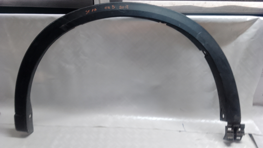Bandou aripa stânga fata Mazda CX-5 2.2 Motorina 2019, -