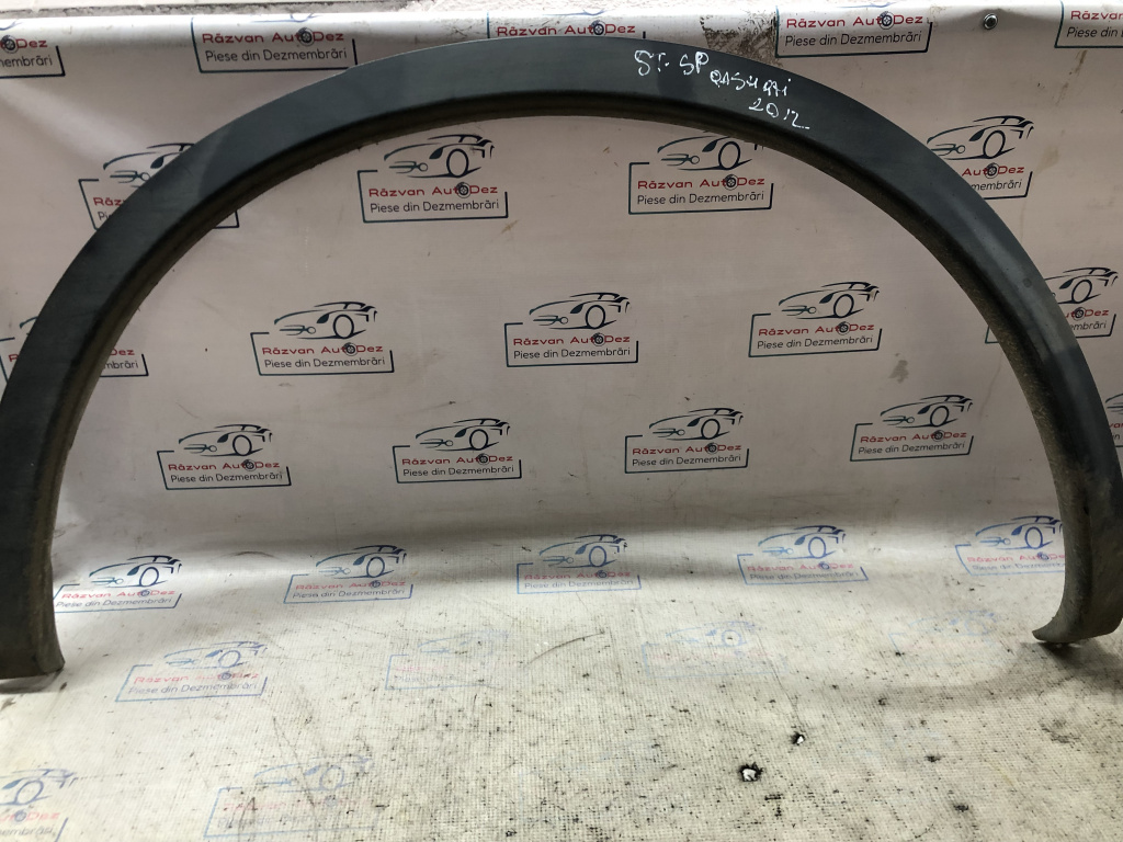 Bandou aripa stânga spate Nissan Qashqai 2012