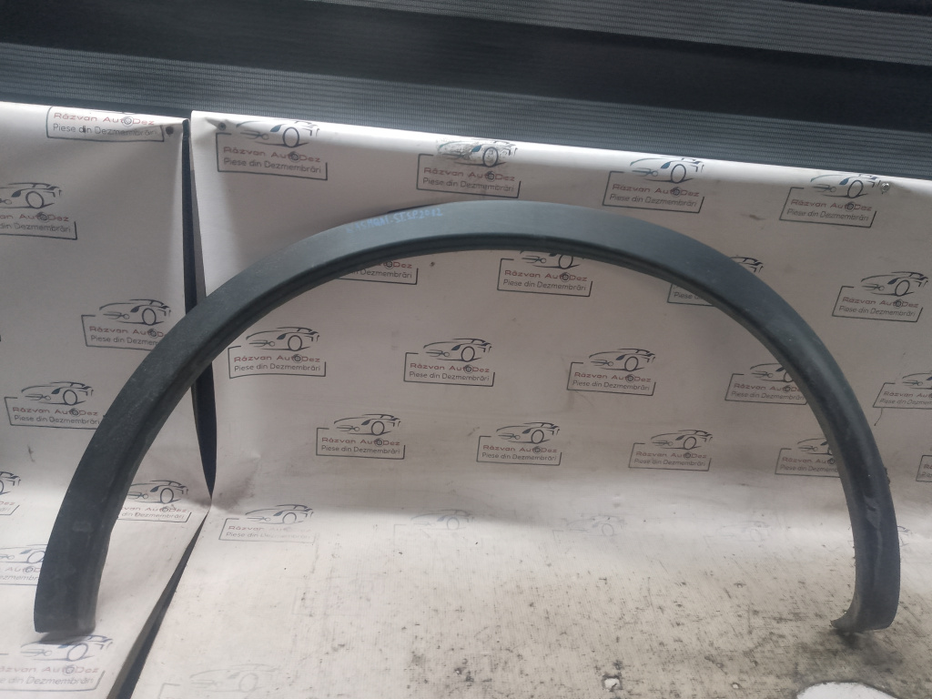 Bandou aripa stânga spate Nissan Qashqai 2012