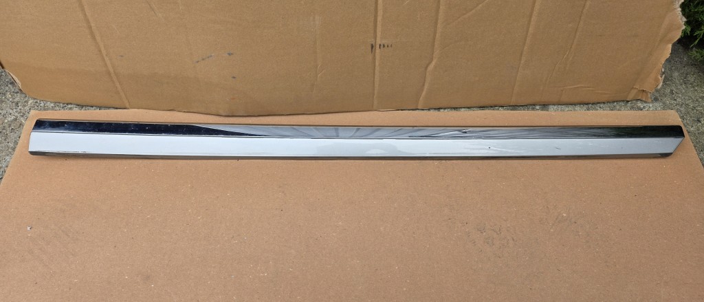 Bandou cromat usa dreapta fata Vw Passat B8 2015 2016 2017 2018