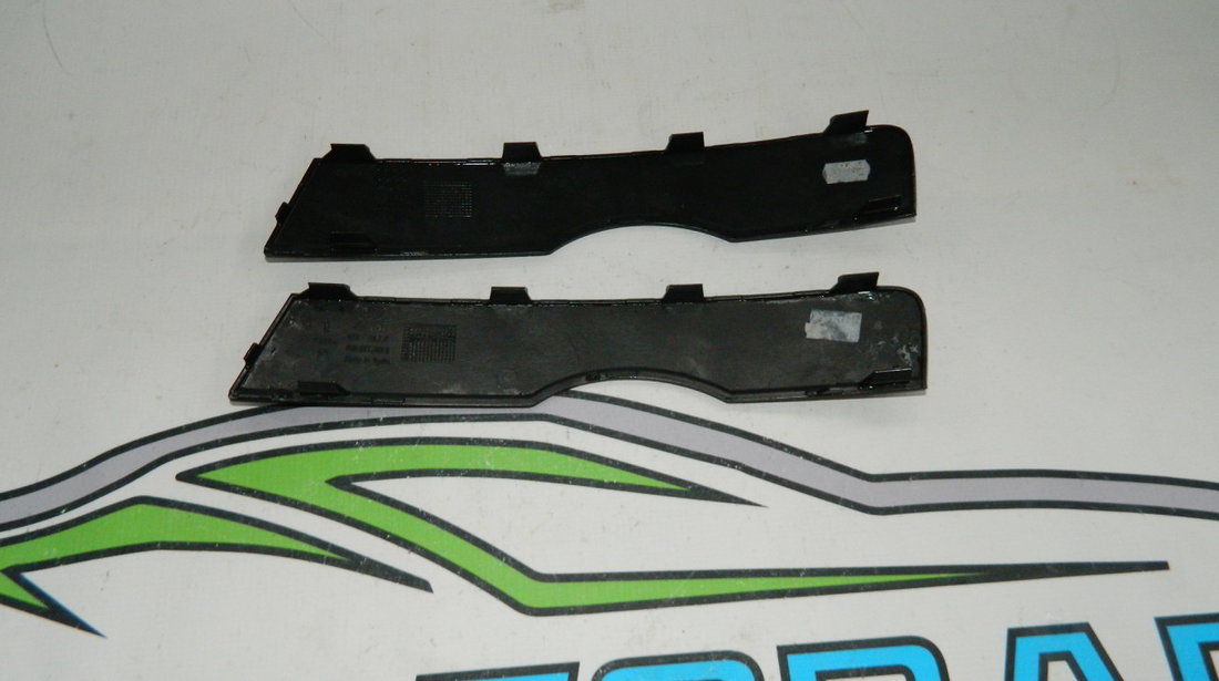 Bandou grila bara dreapta fata Audi Q3 2011-2015 cod 8U080738