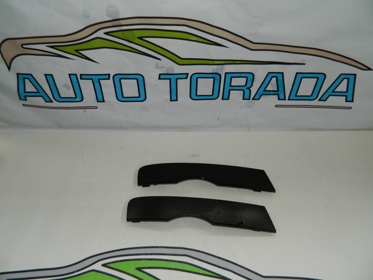 Bandou grila bara dreapta fata Audi Q3 2011-2015 cod 8U080738
