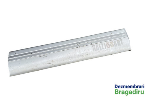 Bandou inferior usa fata dreapta Cod: MB674958 MB674958 Mitsubishi Pajero 2 [facelift] [1997 - 1999]...
