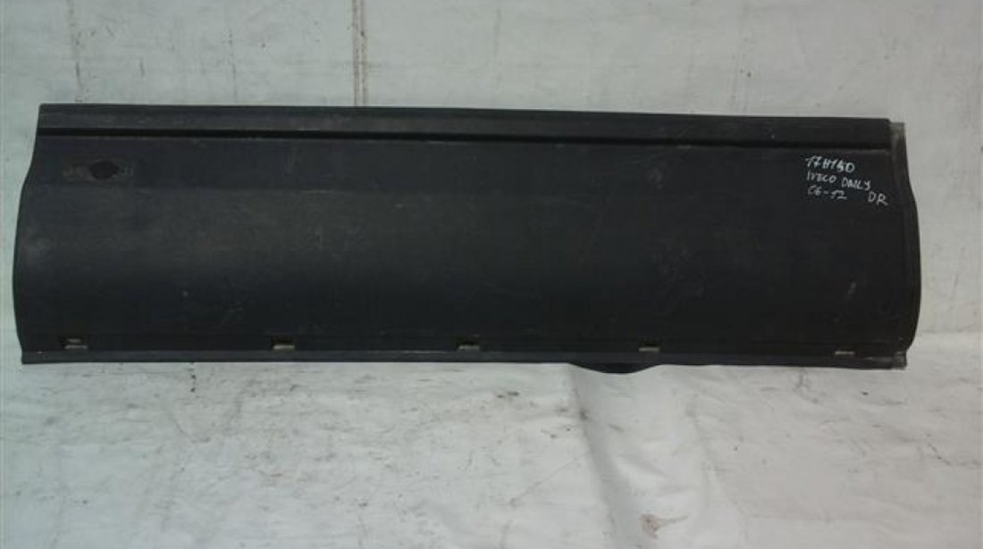 Bandou lateral dreapta dupa axa spate Iveco Daily An 2006 2007 2008 2009 2010 2011 2012 cod 504099694