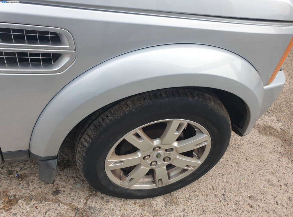 Bandou Ornament Overfender de pe Aripa Dreapta Fata Fara Bandou Land Rover Discovery 3 L319 2004 - 2009 Culoare 798 Zermatt Silver [K5321]