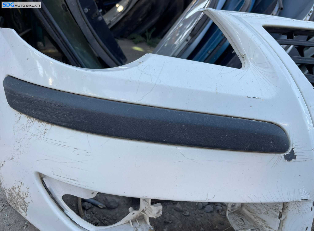 Bandou Ornament Plastic Dreapta de pe Bara Spoiler Fata Volkswagen Polo 9N3 2005 - 2008 [B3141]
