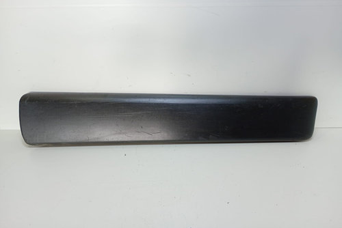 Bandou ornament usa fata dreapta 8200036086 Nissan Primastar