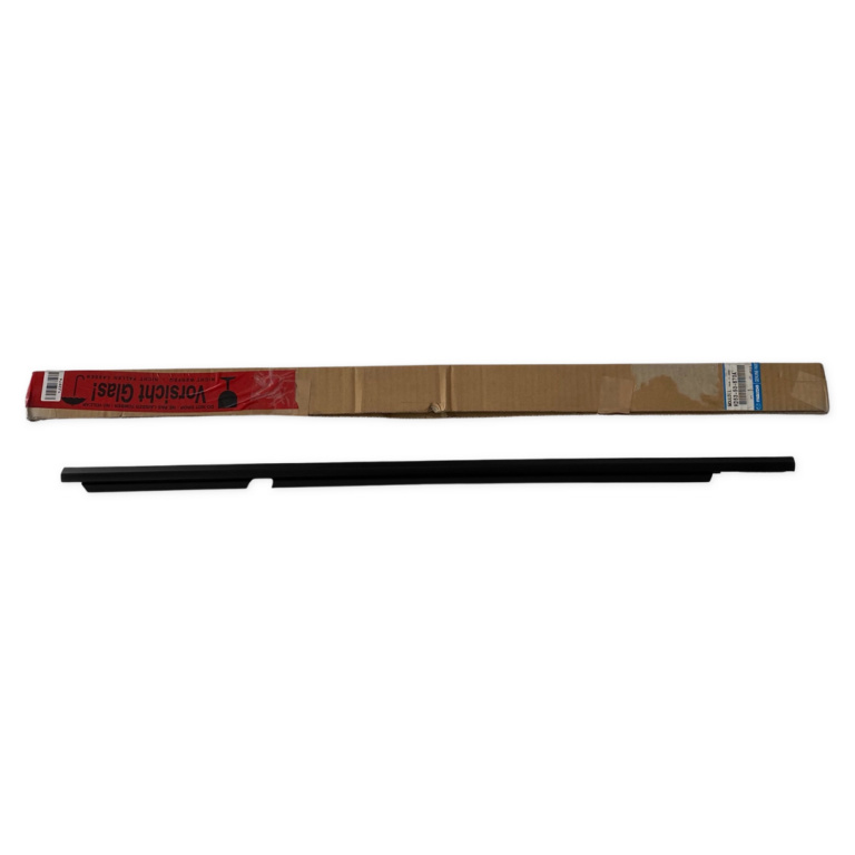 Bandou Perie Usa Spate Stanga Oe Mazda KD5350670A