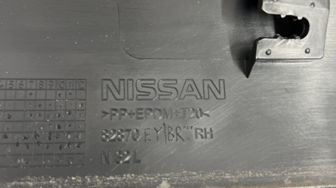Bandou usa dreapta fata Nissan Qashqai+2 2.0 4x4 Manual, 141cp sedan 2011 (cod intern: 78293)
