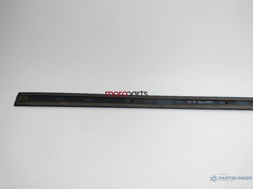 Bandou usa stanga fata Audi A4 B6 (8E) Combi 2005 1.9 TDI OEM 8E0853953