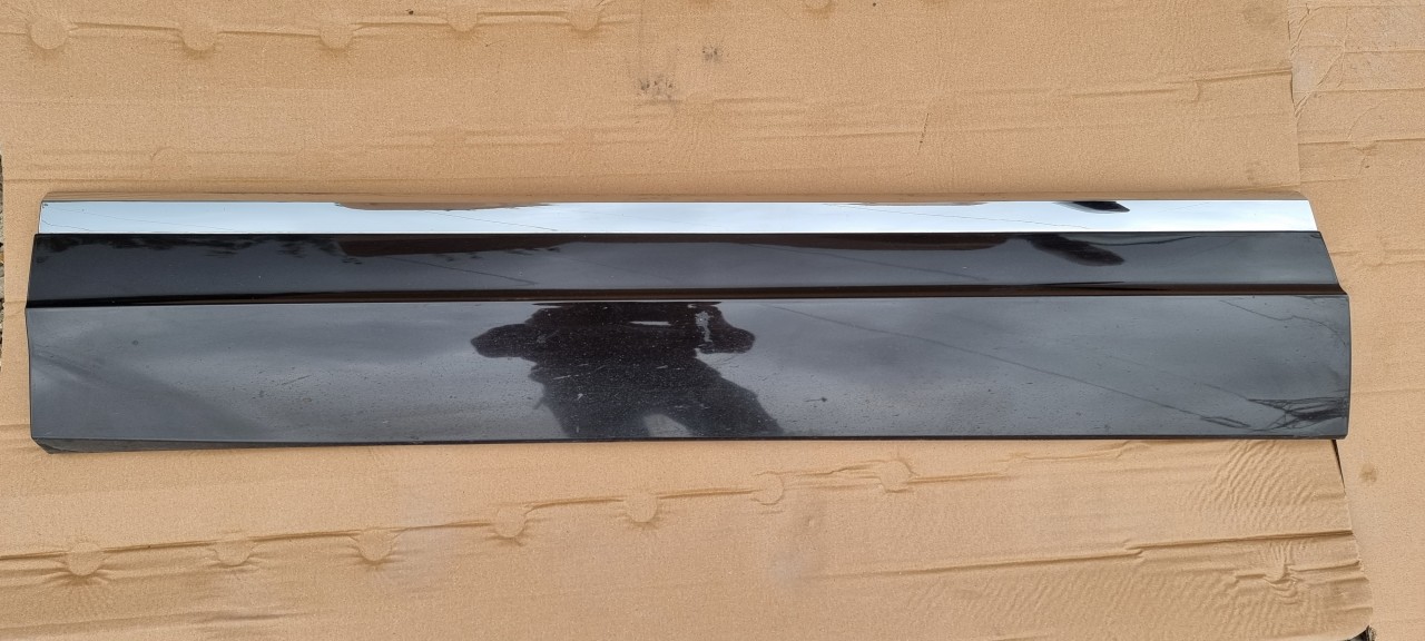 Bandou usa stanga fata Vw Touareg CR 2018 2019 2020