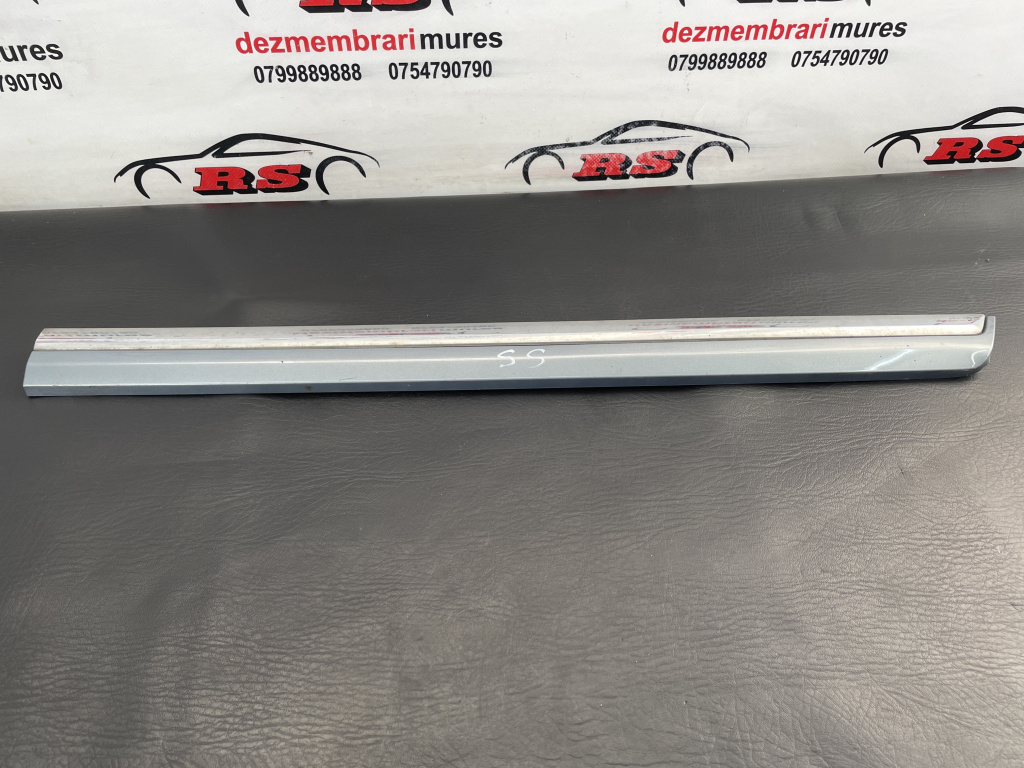 Bandou usa stanga spate VW Passat B7 sedan 2011 (3AA854949)