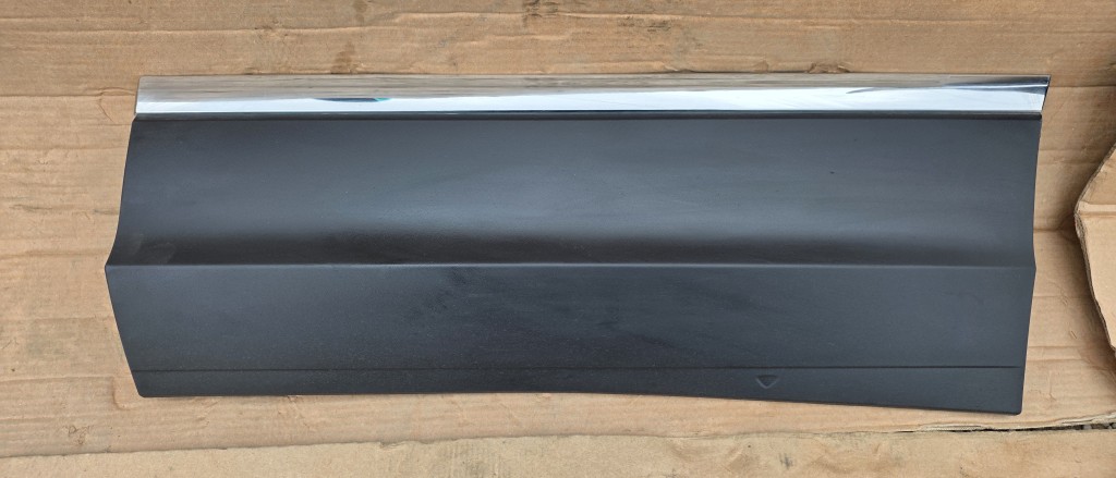 Bandou usa stanga spate Vw Tiguan 2 5NA 2016 2017 2018 2019