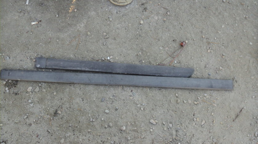 BANDOURI USI STANGA OPEL ASTRA G