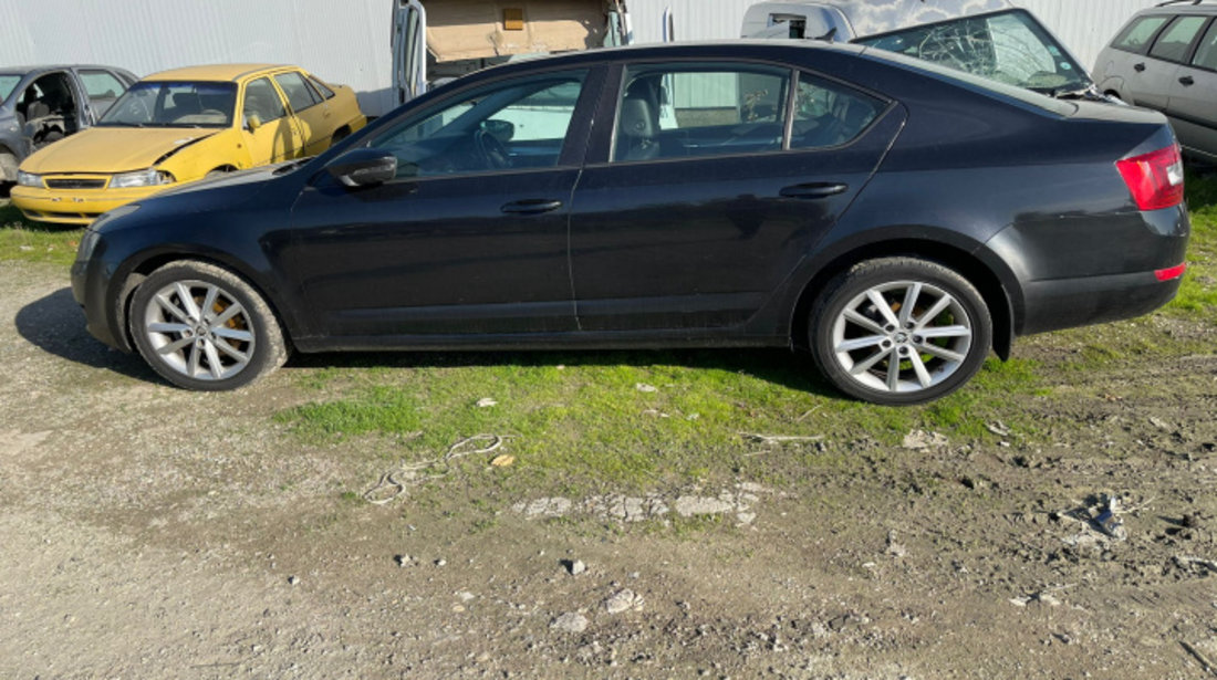 Bara fata Bara este completa cu grile si spalatoare faruri Skoda Octavia 3 [2013 - 2017] Liftback 5-usi 1.6 TDI MT (105 hp)