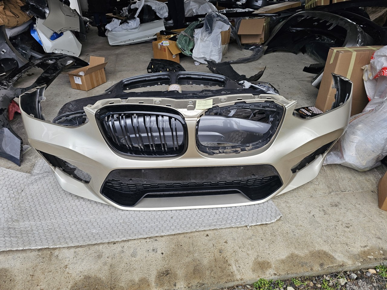 Bara fata BMW g01 M pachet