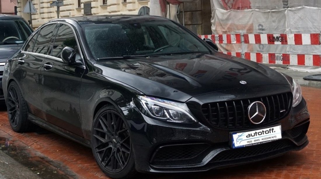 Bara fata C63 cu Grila Centrala si Difuzor bara spate Mercedes W205 Sedan S205 Variant (14-18)