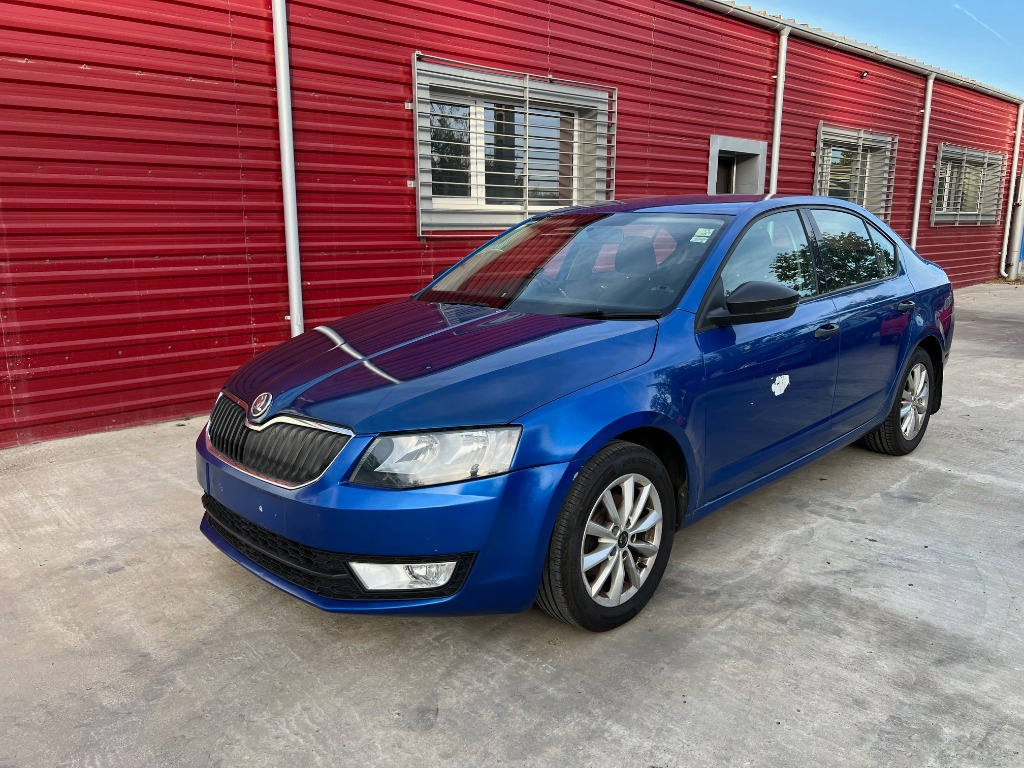 Bara fata completa cu proiectoare Skoda Octavia 3