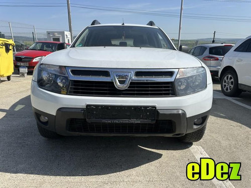 Bara fata completa culoare alba Dacia Duster (2010-2013)
