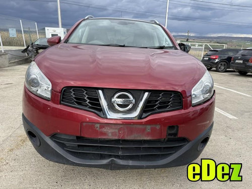 Bara fata completa culoare rosie - naj Nissan Qashqai plus 2 facelift (2010-2014)