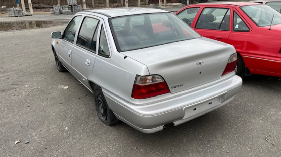 Bara fata Daewoo Cielo 1995 BERLINA 1.5 BENZINA