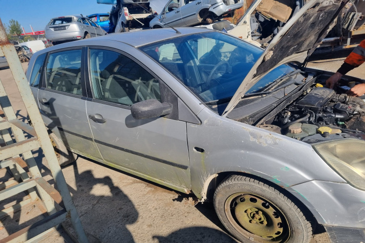 Bara fata Ford Fiesta 5 [2001 - 2007] Hatchback 5-usi 1.4 TDCi MT (68 hp)