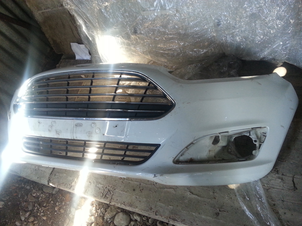 Bara Fata Ford Fiesta an 2013-2015