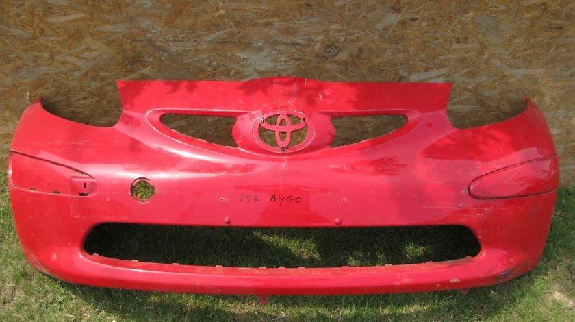 Bara fata ieftina Toyota Aygo culoare rosu fara bandouri mica fisura