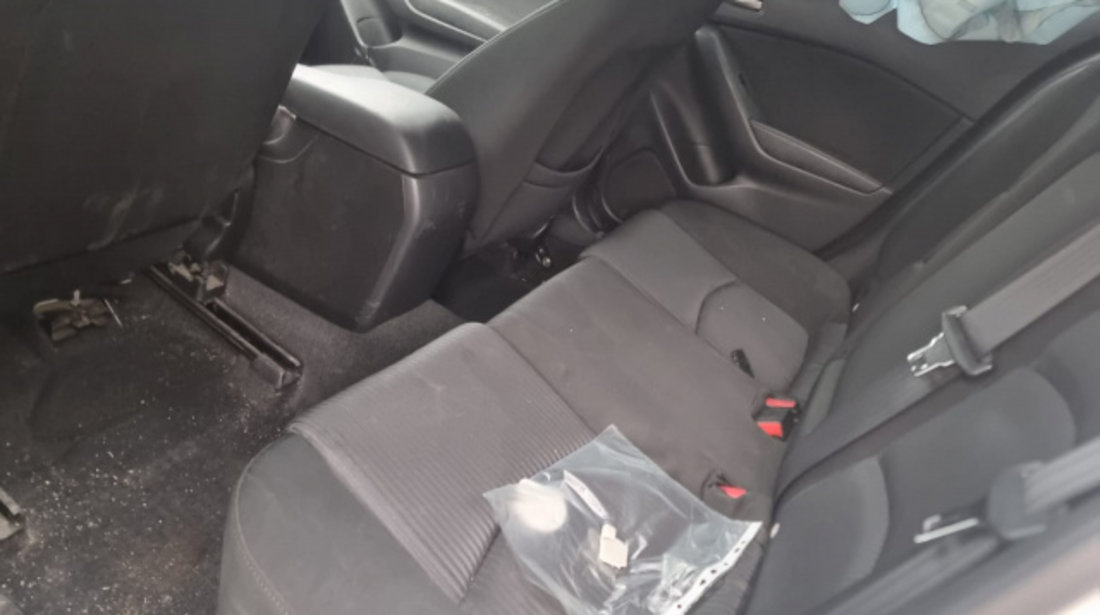 Bara fata Mazda 3 2015 HatchBack 2.2 d SH