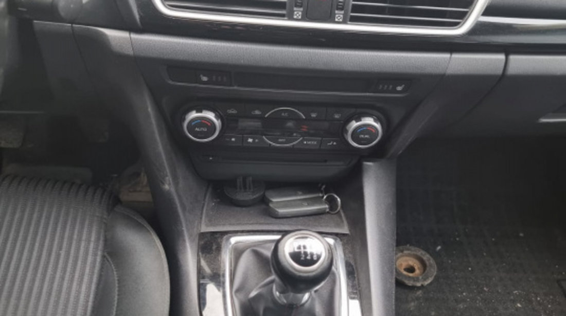 Bara fata Mazda 3 2015 HatchBack 2.2 d SH