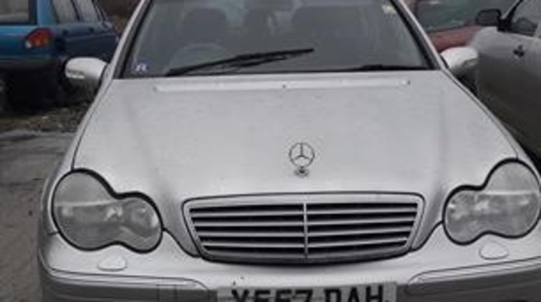 Bara fata Mercedes C-CLASS W203 2001 SEDAN / LIMUZINA / 4 USI 2.0